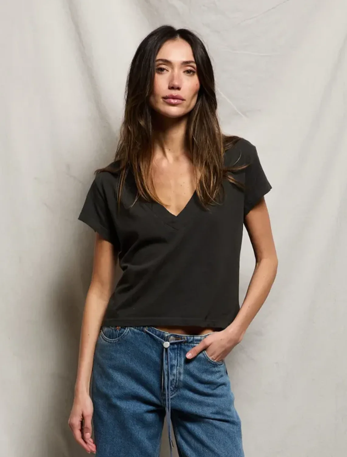 alanis in vintage black - Image 2