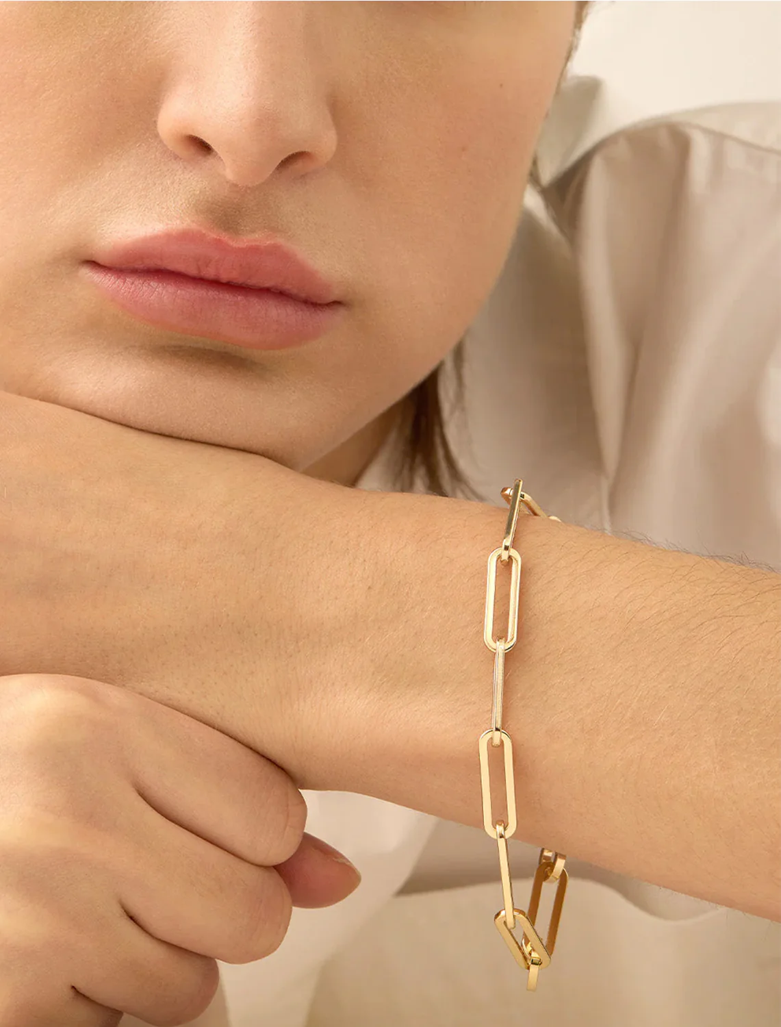andi slim bracelet in gold - Image 2