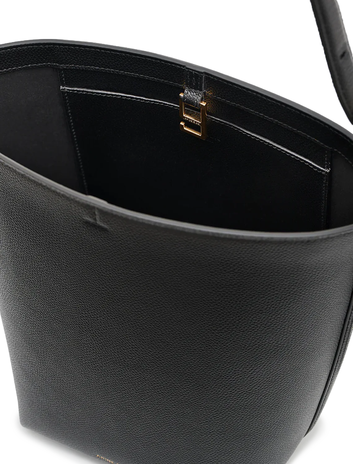 elly medium bucket bag in black grained leather - Image 4