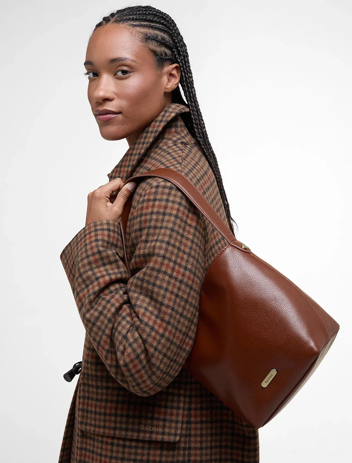 cedar leather bucket bag in brown - Image 2