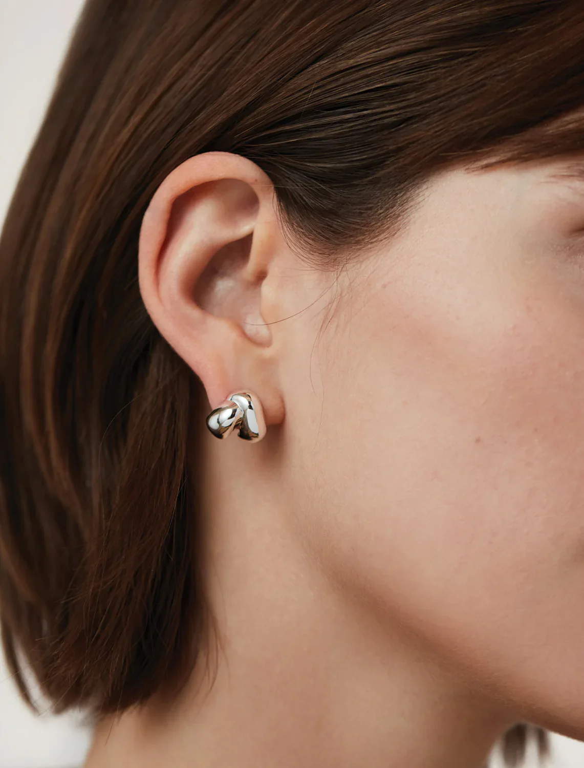 beatrix earrings in silver - Image 2