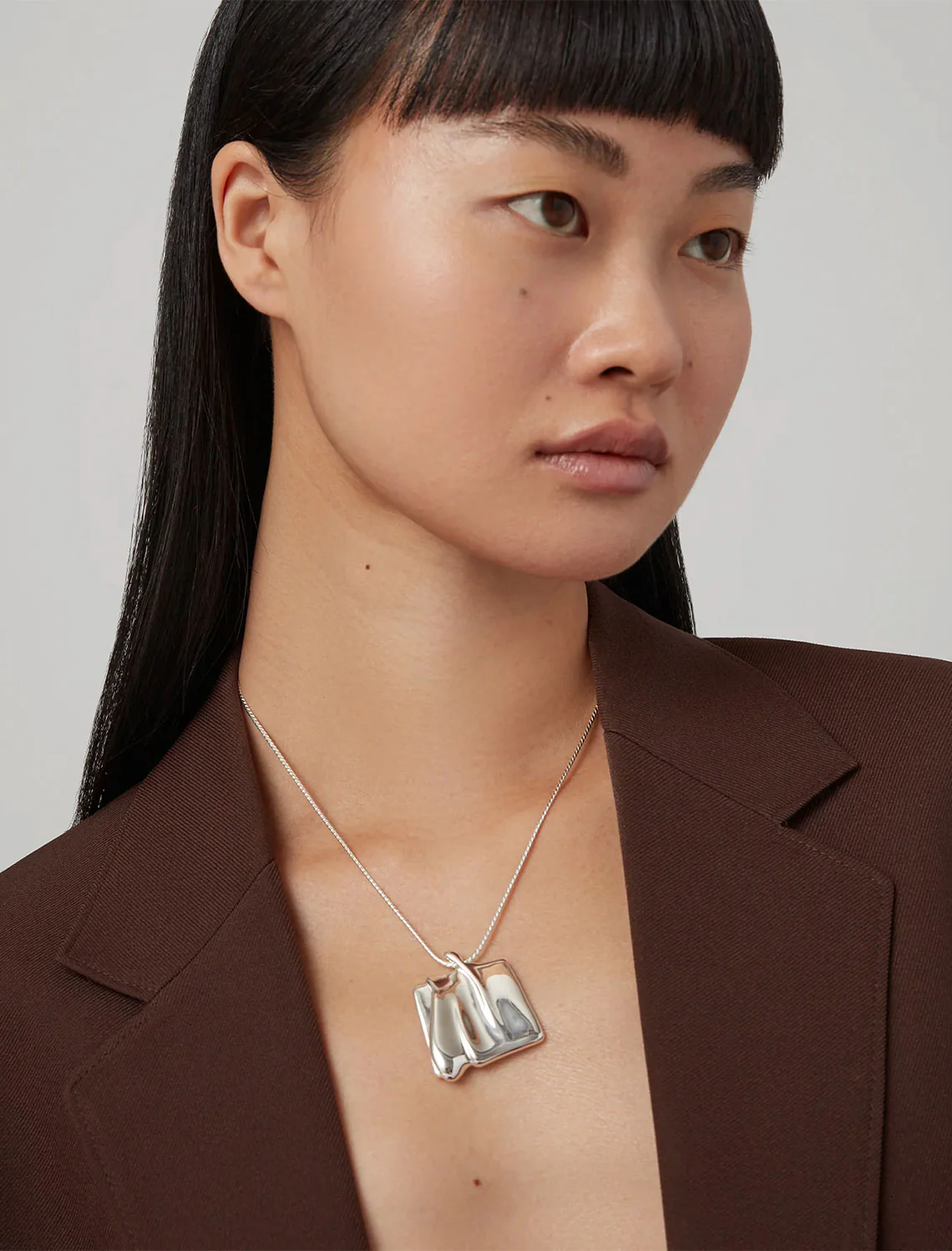 large sundra pendant necklace in silver - Image 2