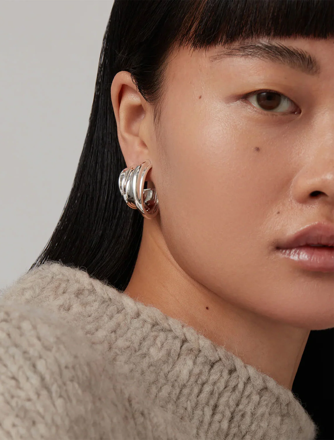 leona hoops in silver - Image 2