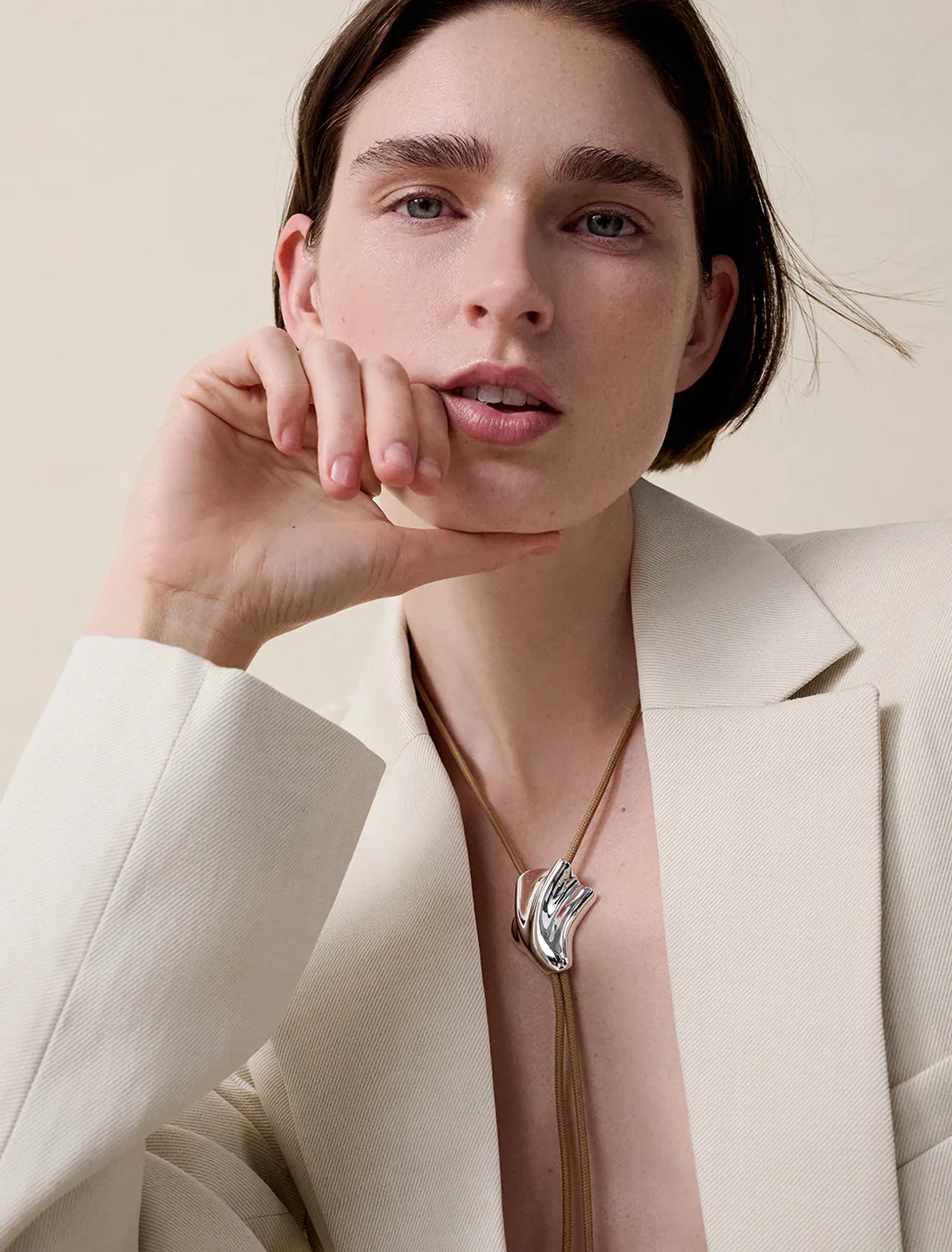lydia bolo tie necklace in silver - Image 2