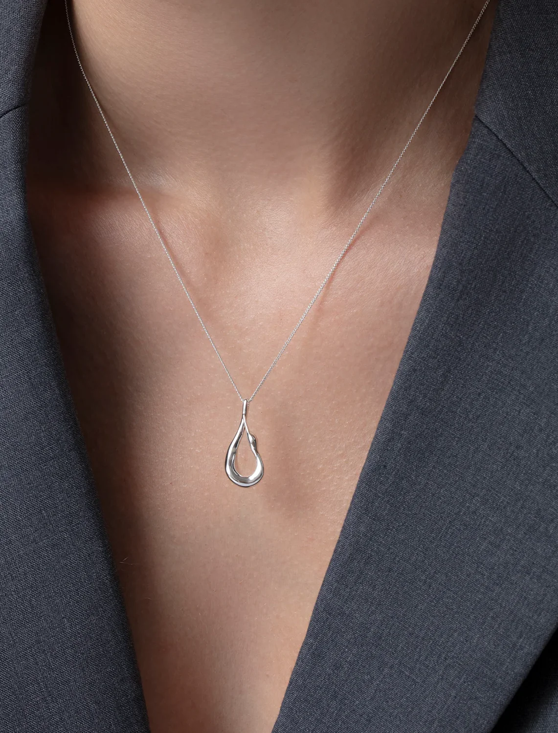 mini egret pendant necklace in silver - Image 2