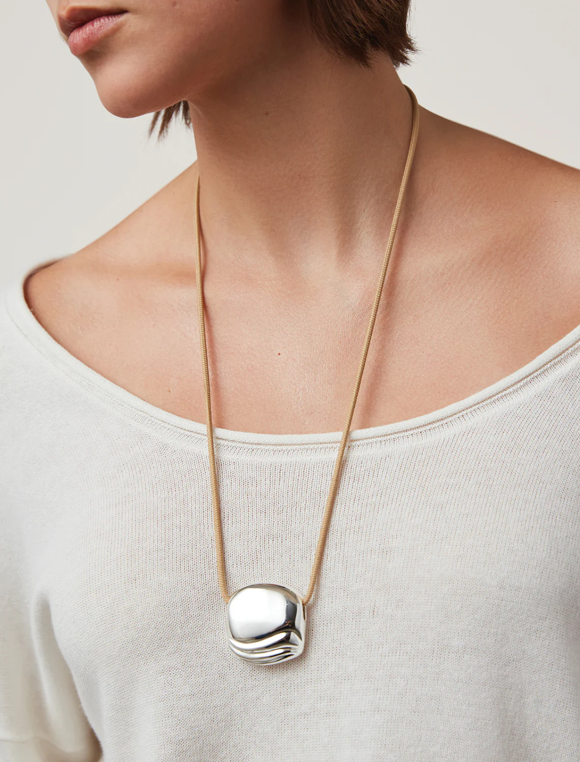 rue rope necklace in silver - Image 2