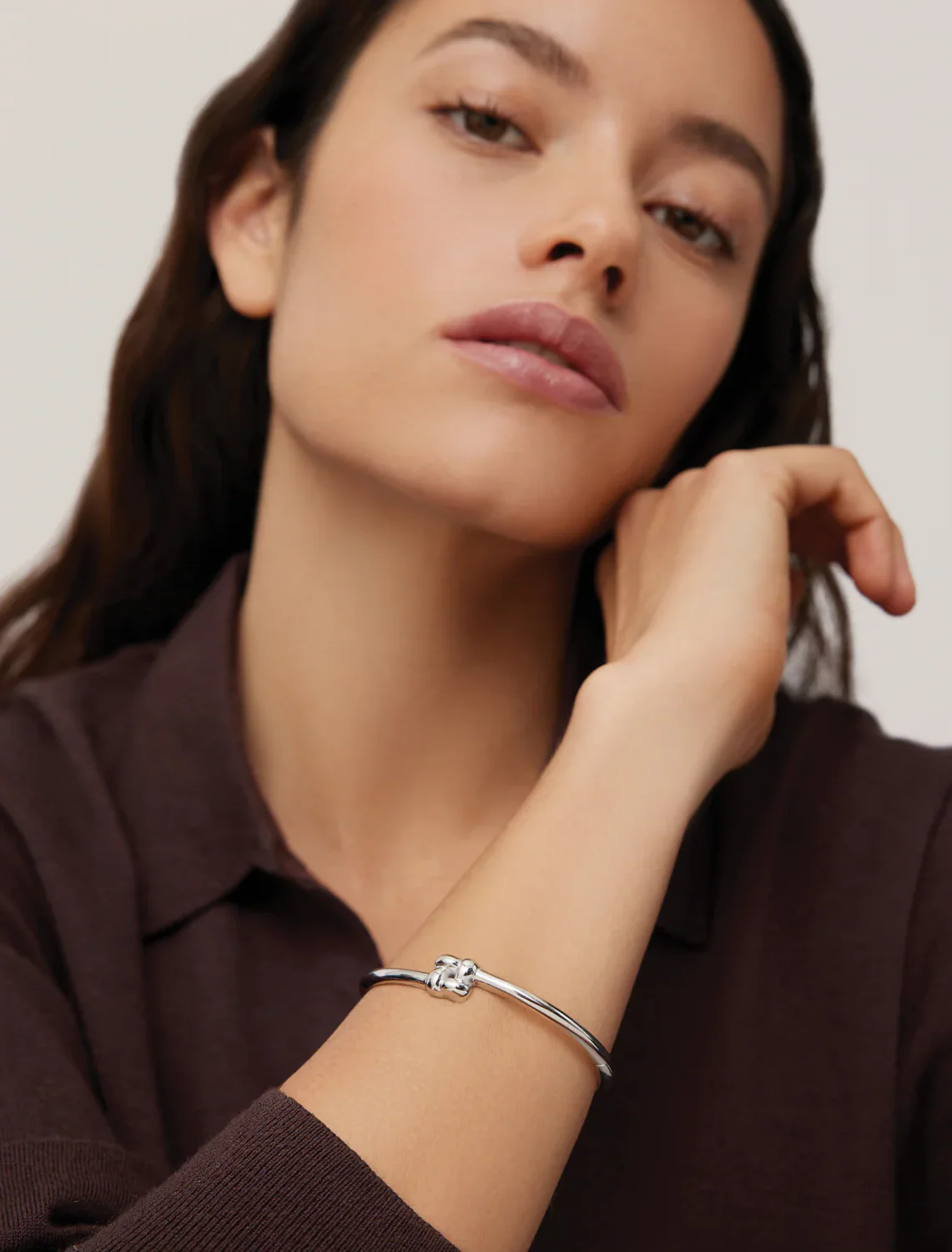 slim woven square bangle in platinum - Image 2