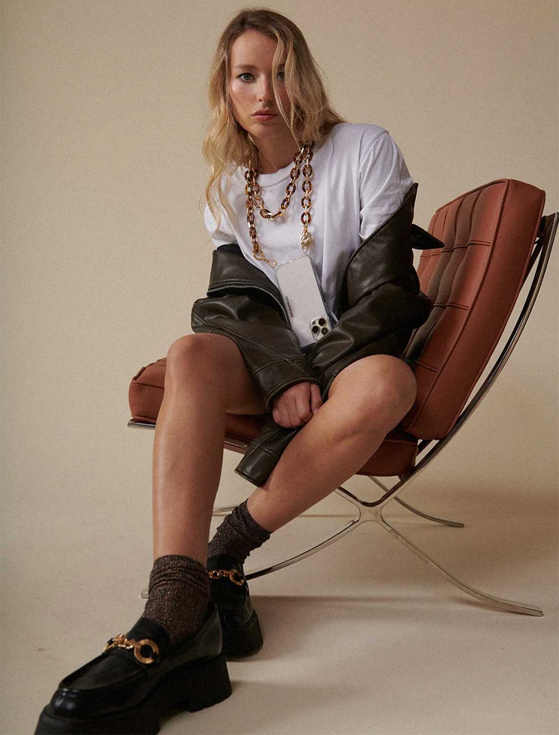 cassy tortoiseshell and gold phone chain 120 cm - Image 2