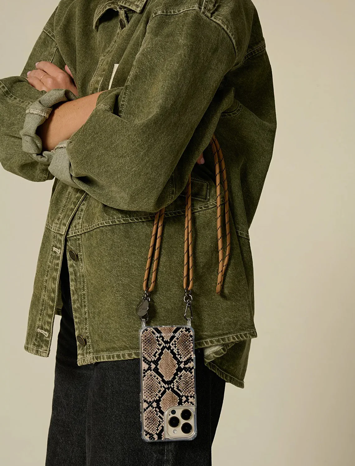 liam taupe and noir chain - Image 2