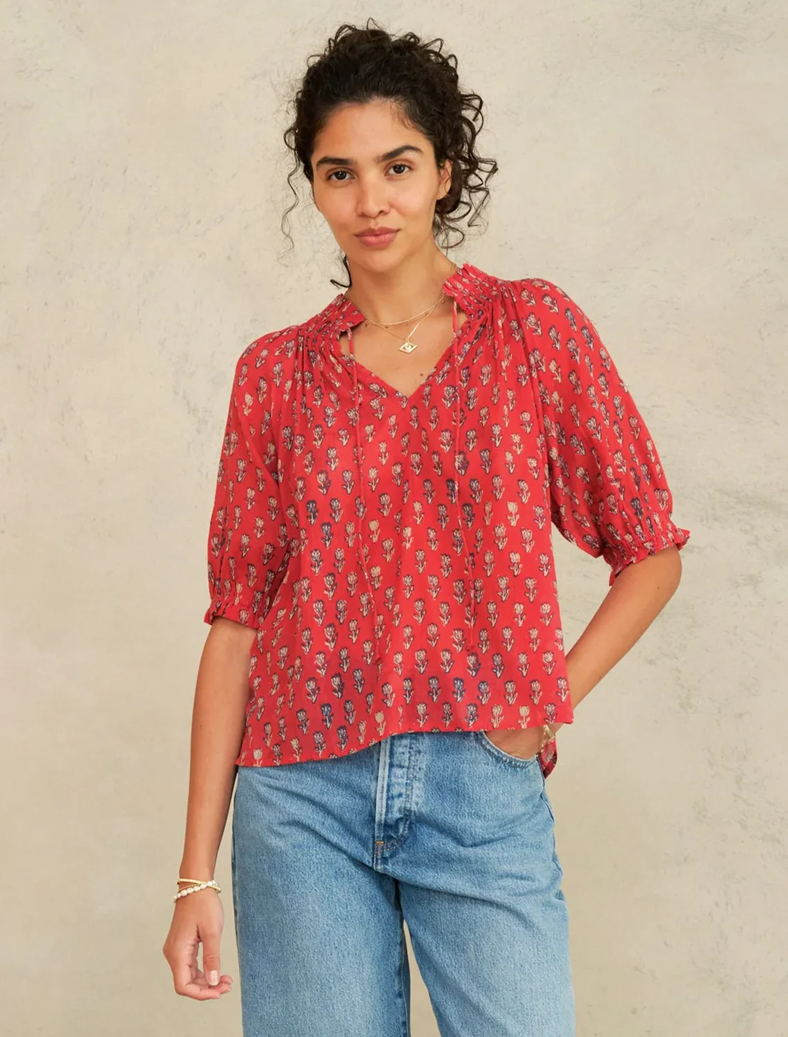 ari print short sleeve top in red - Image 2