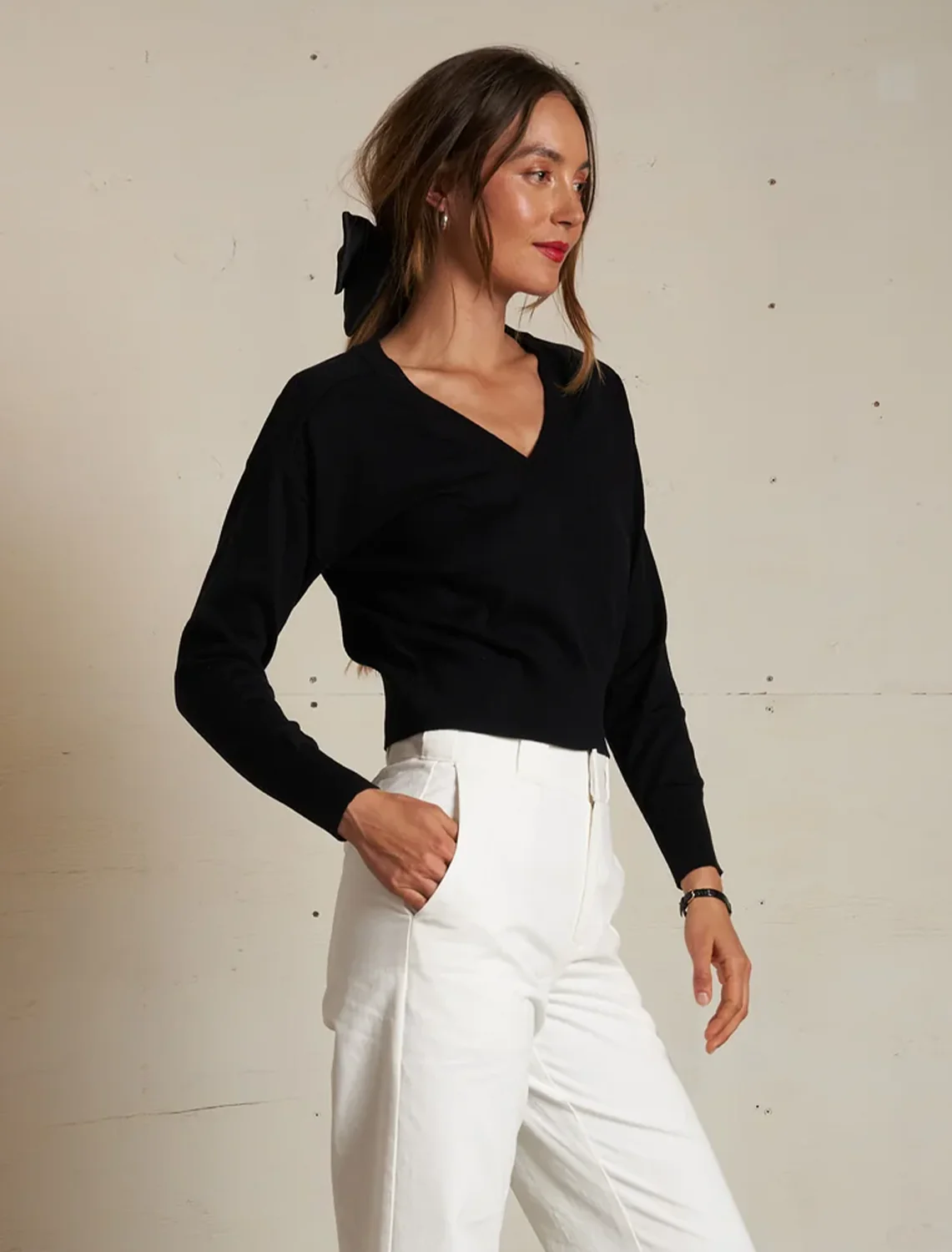 georgina cashmere vneck sweater in black - Image 2
