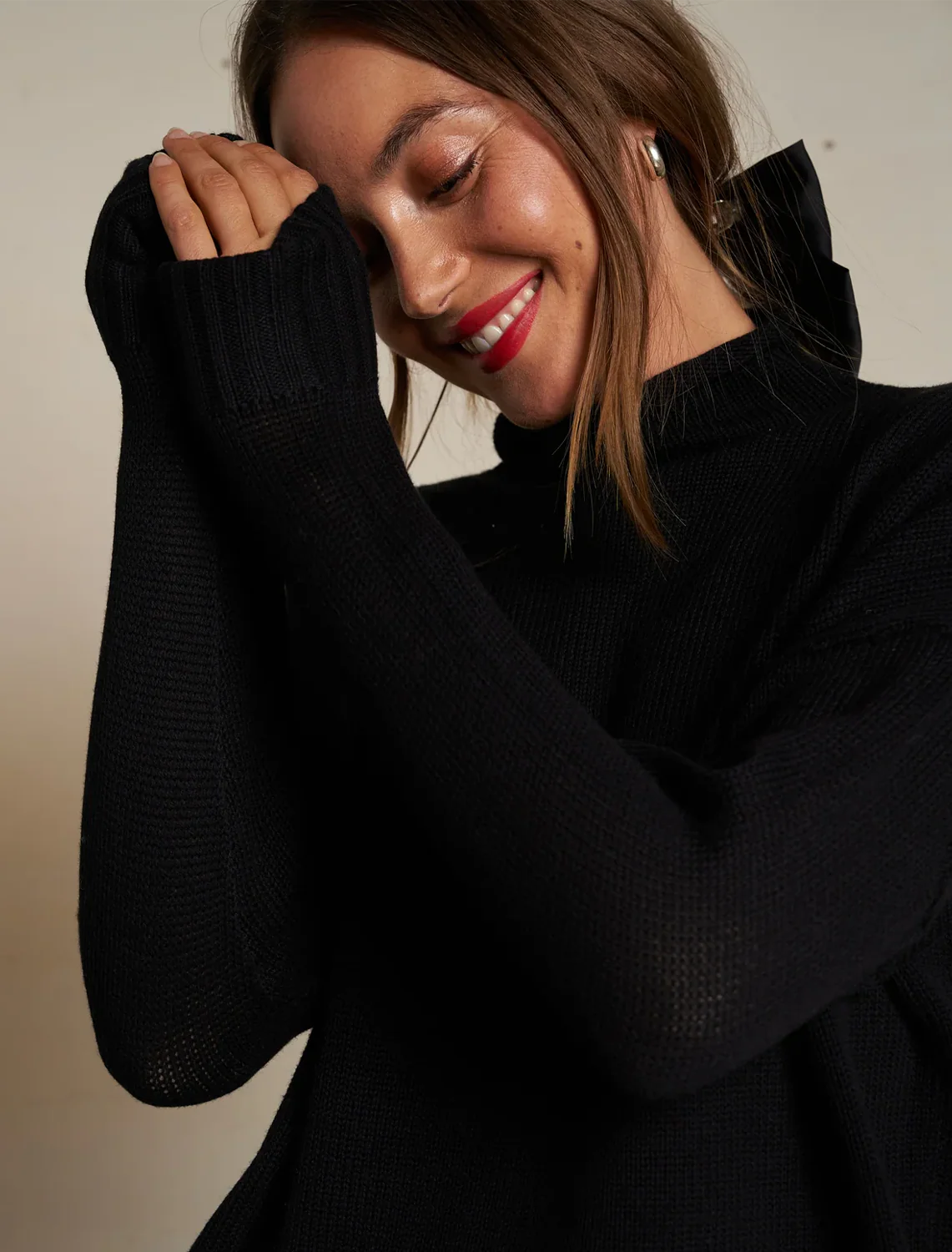 nova cashmere sweater in black - Image 2