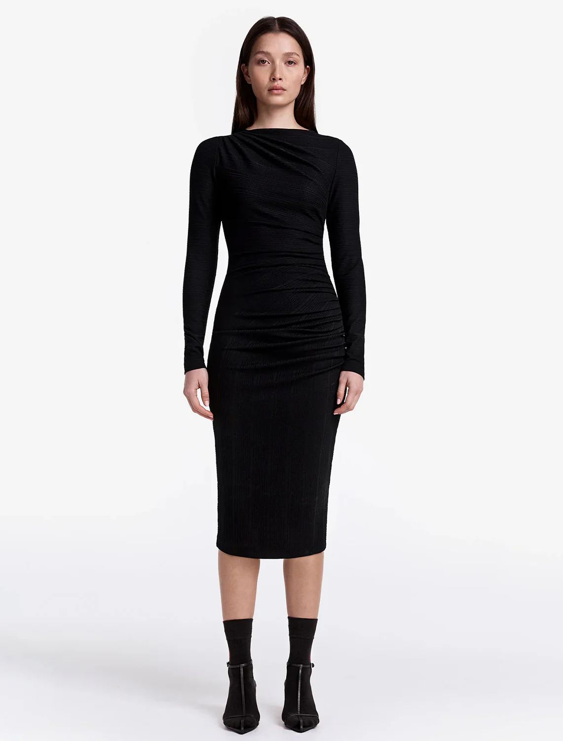rouched knit midi dress in black - Image 2