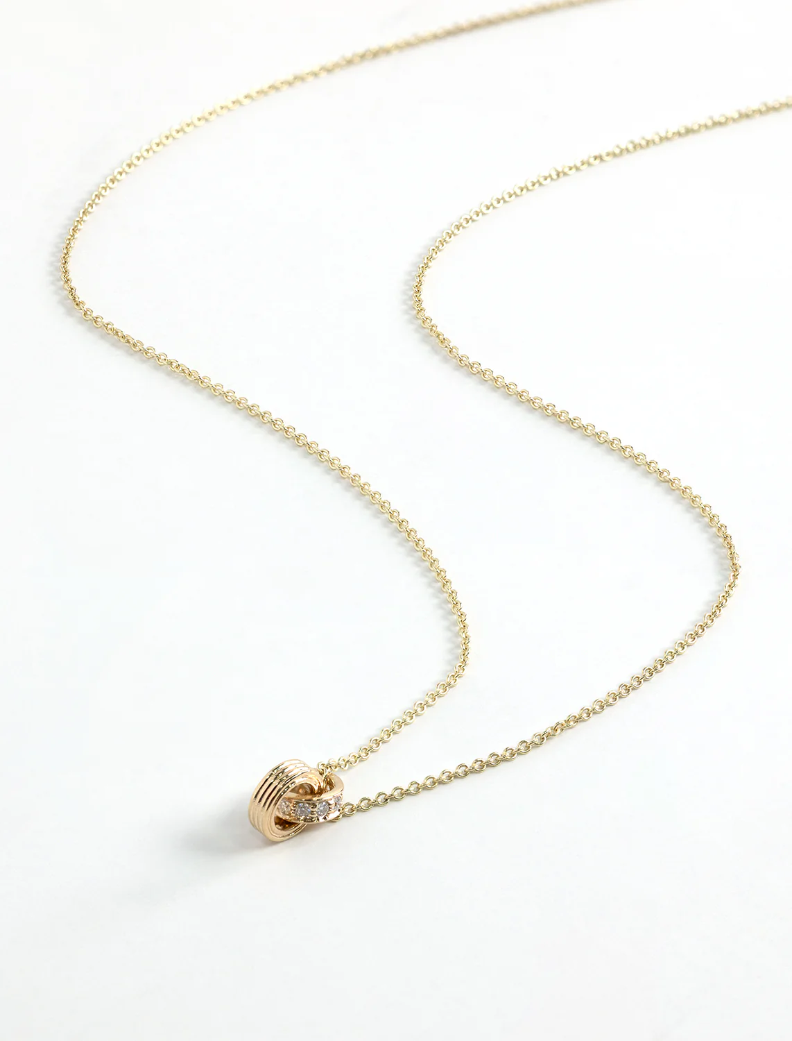 fluted linked o-ring charm necklace on 18" tiffany chain - Image 2