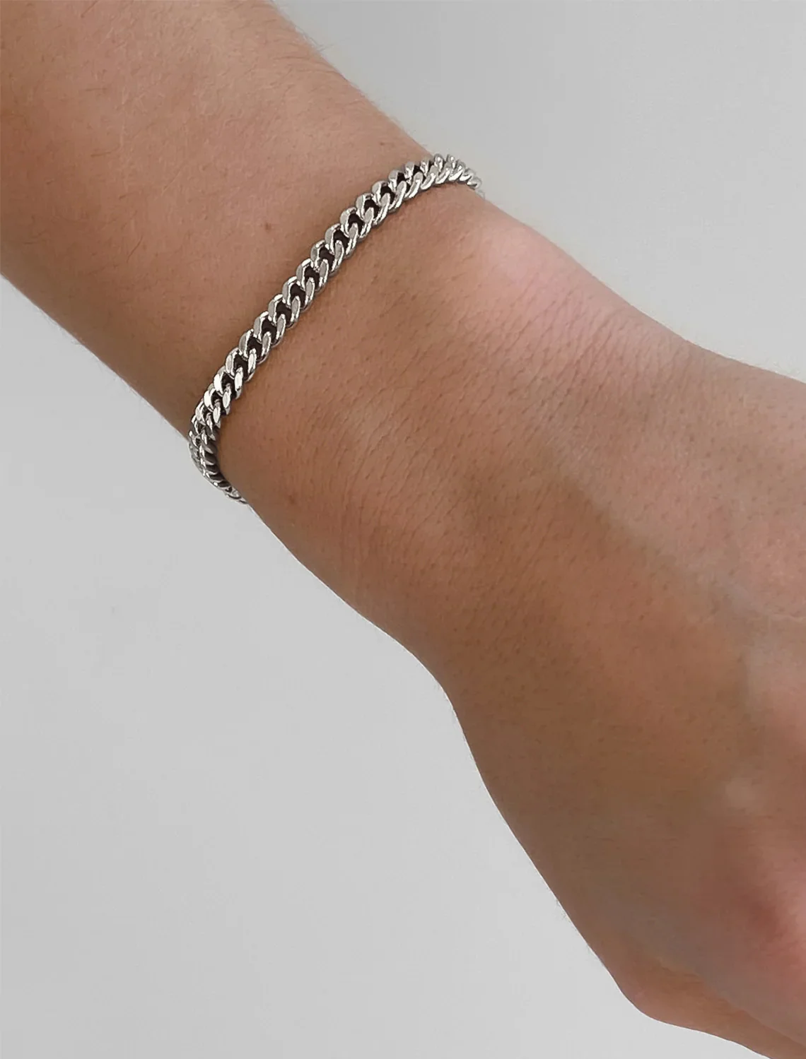 drew curb chain bracelet in silver - Image 2