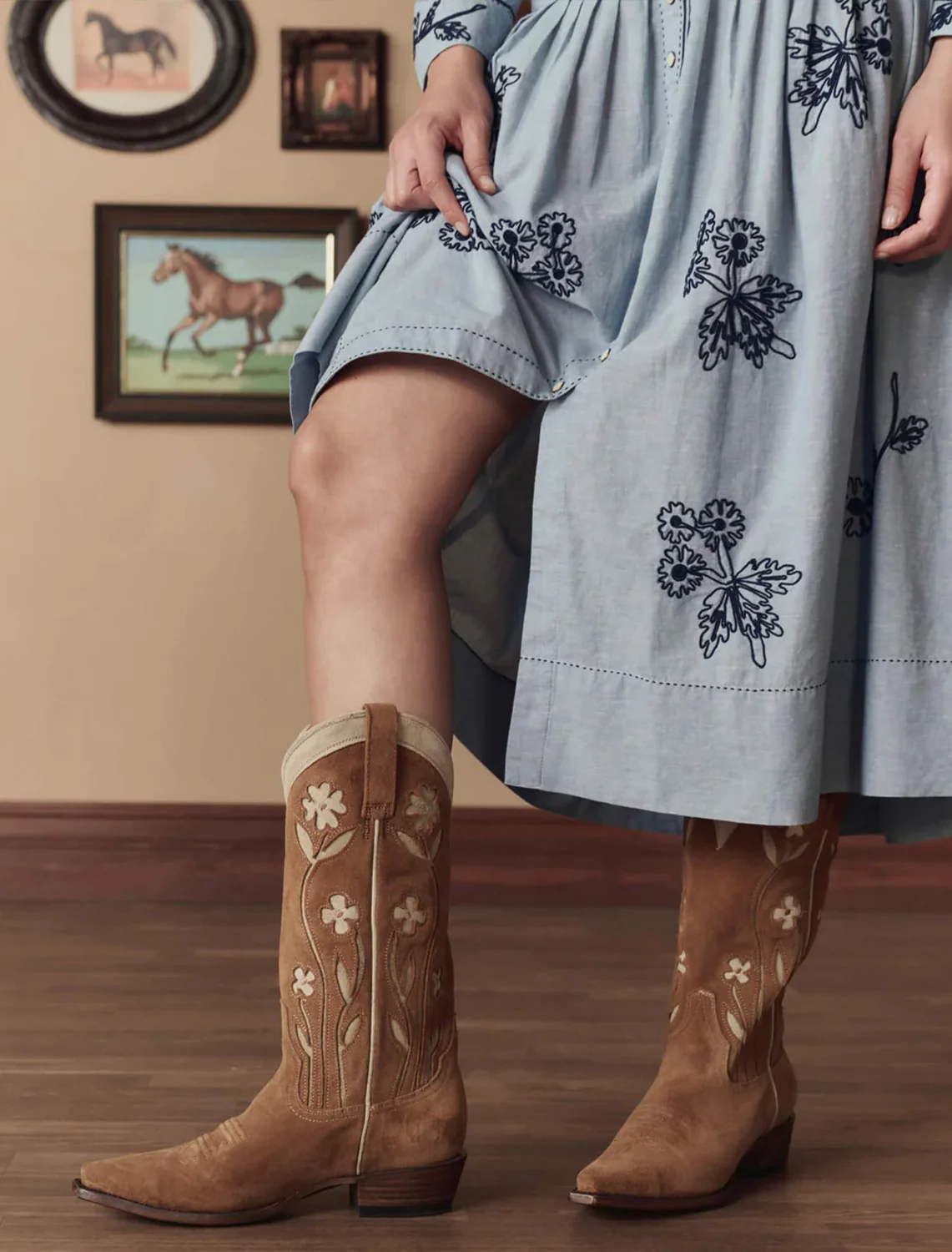 the stetson cowboy boot in tan floral - Image 2