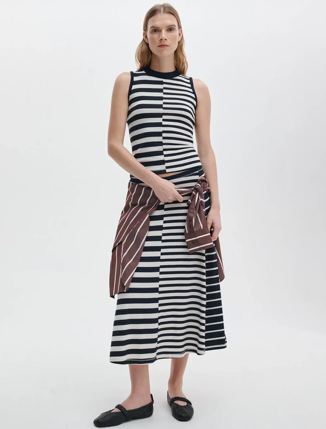 the knit mixed stripe skirt in salut navy and white - Image 2