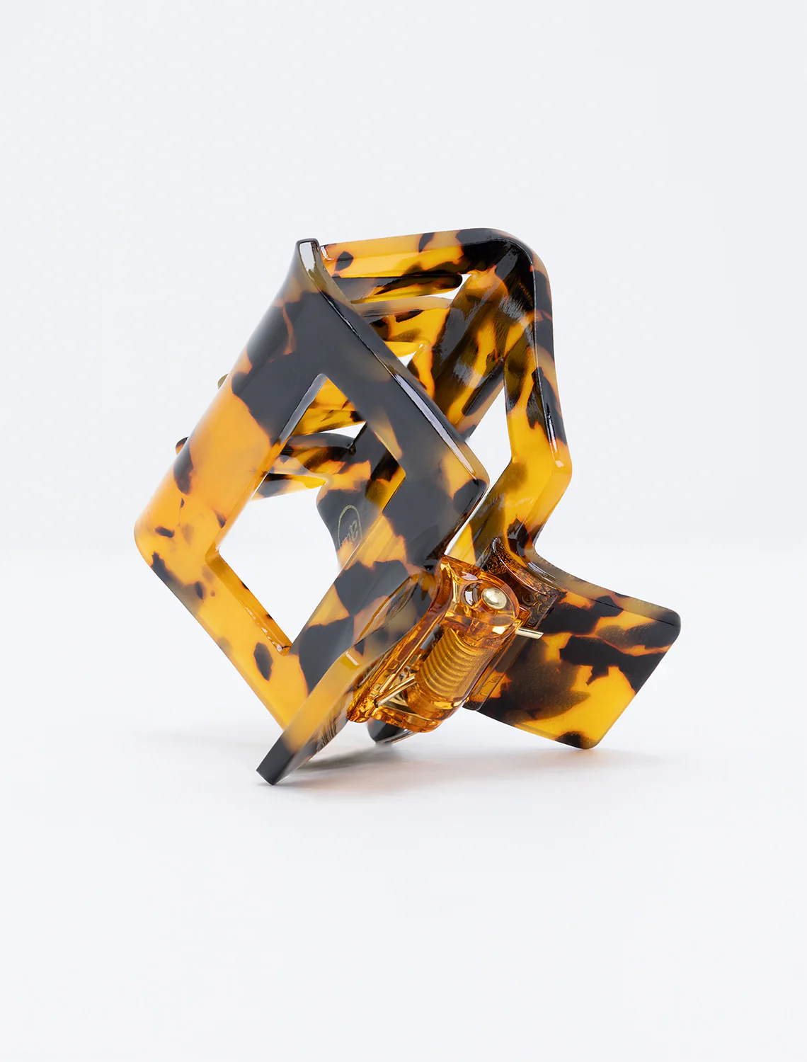 eco kylie hair clip in amber - Image 2
