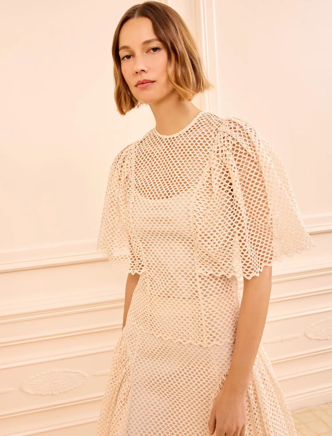 hera eyelet top in cowrie - Image 2